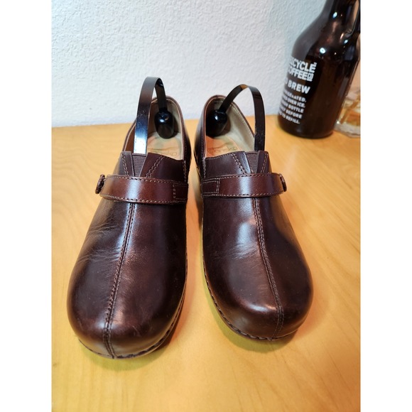 Dansko Brown Leather Comfort Clogs Slip On Nursing Work Shoes Size 37 (US 6.5-7) - Picture 3 of 9